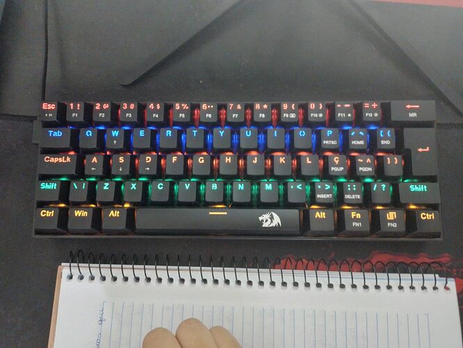 Tamanho teclado gamer Redragon Lakshmi